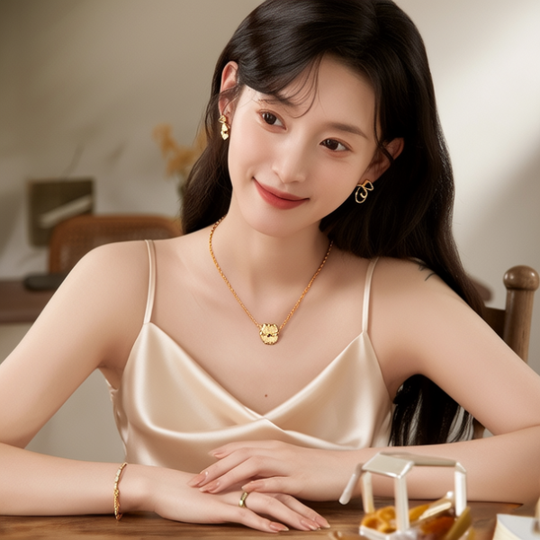 生活瞬间，美女，韩系美女，丝绸，美妆广告，家庭餐桌，4K超清，写实风格，温馨，柔和室内光，细腻皮肤，项链，耳环，手链。