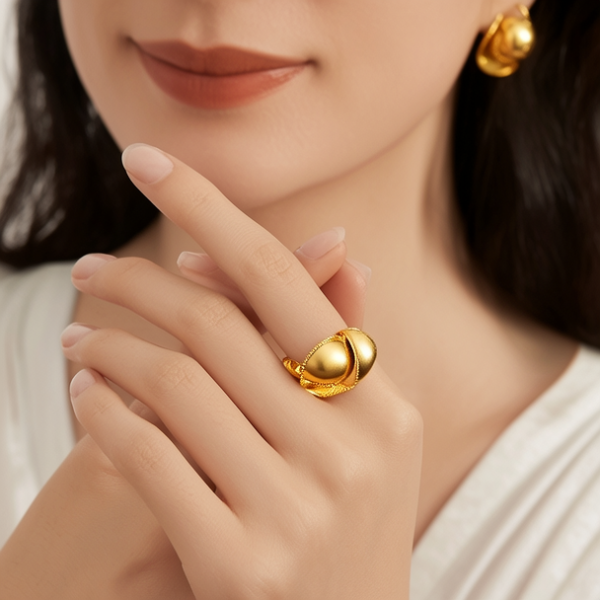 黄金戒指图片女